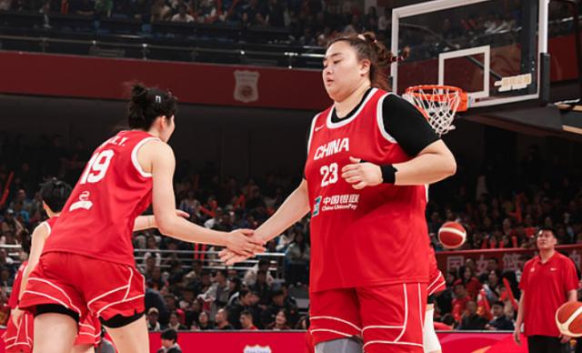 九游体育比分-中国女篮大胜捷克34分：刘禹彤再爆发，韩旭亮相